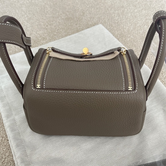 NEW 2024 Hermès Etoupe Mini Lindy 20 GHW - New with Box. - Picture 4 of 12